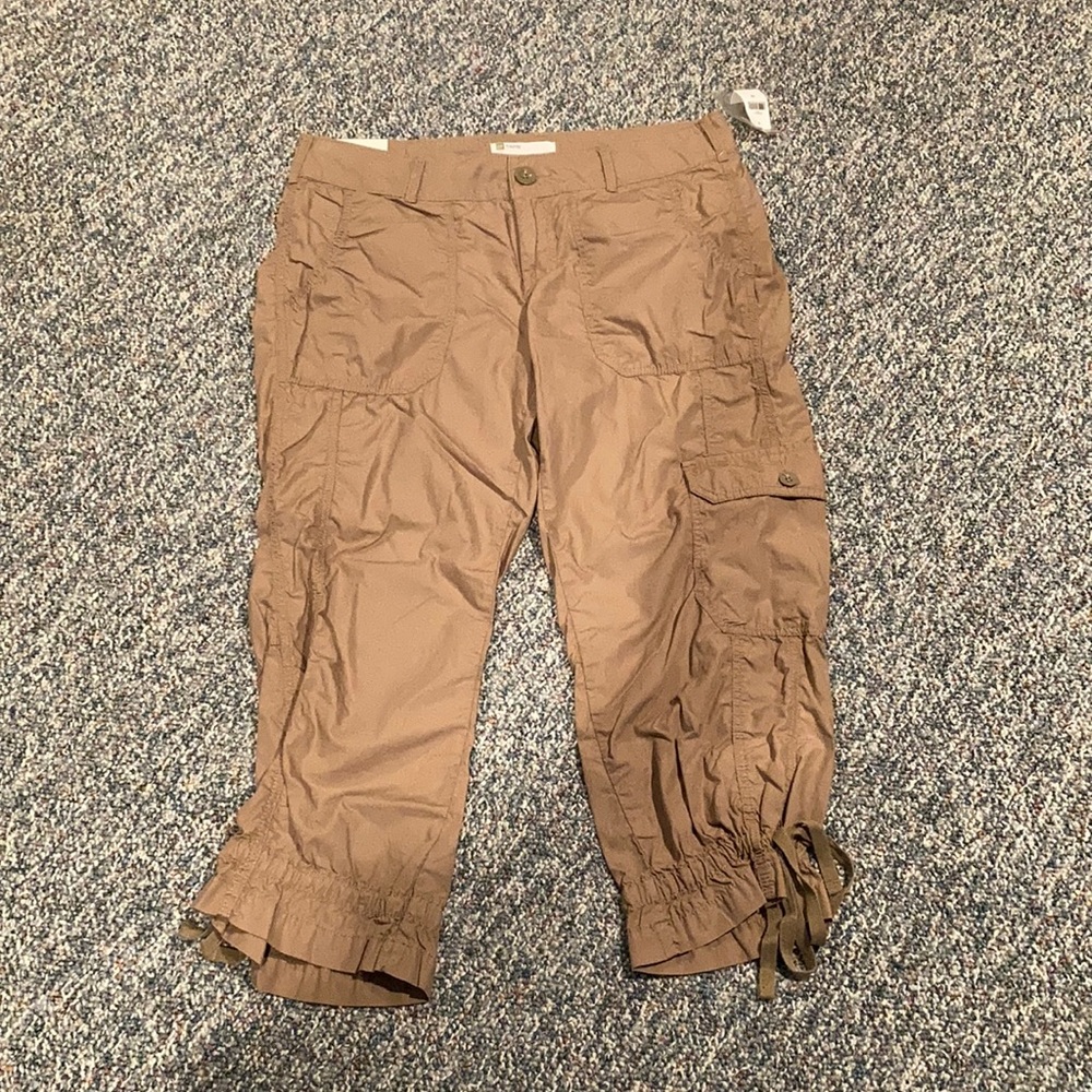 Gap Khaki Capri Pants